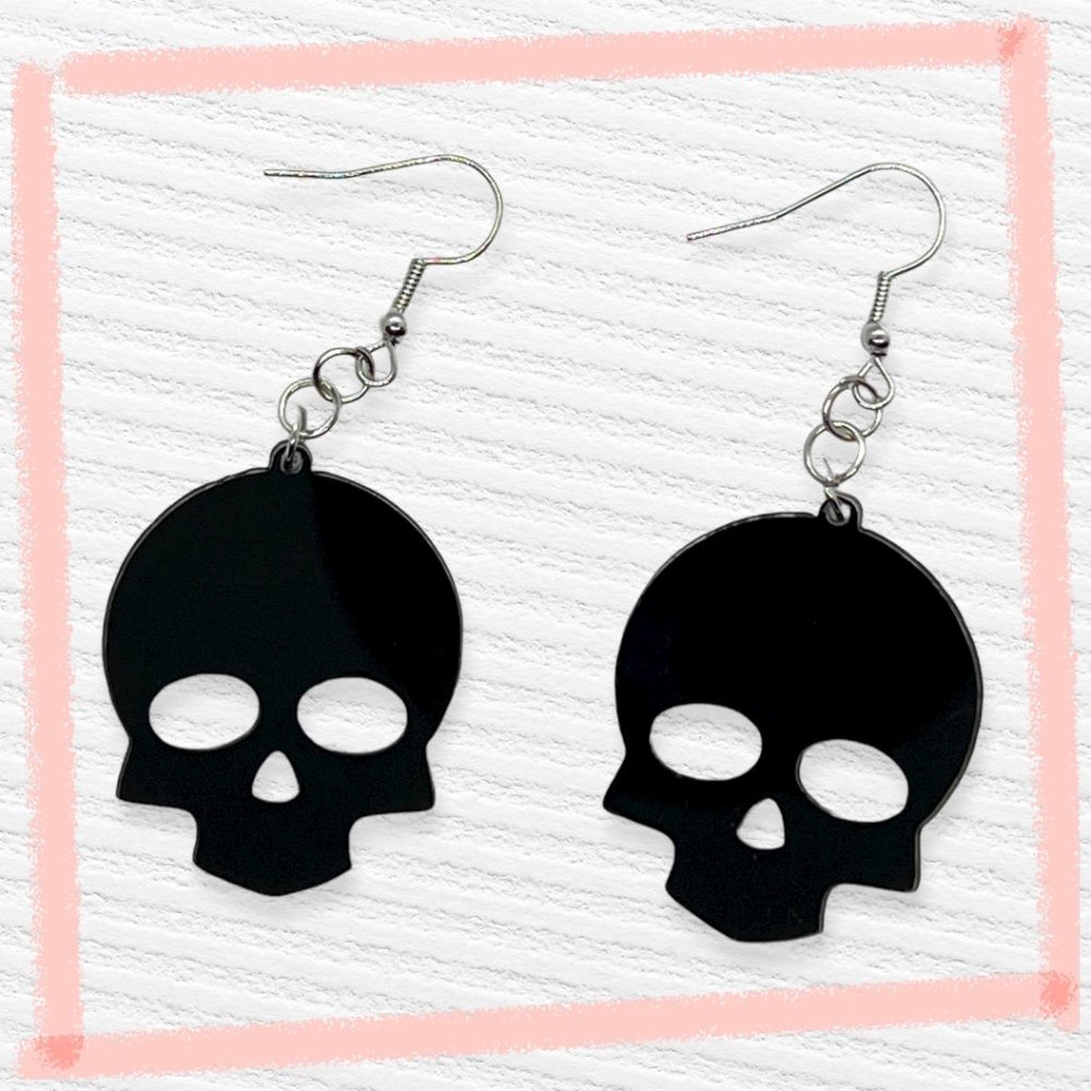 Dangling Skull Earrings